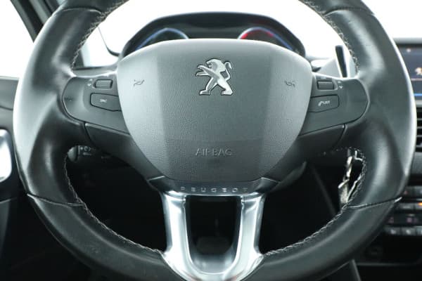 Peugeot 2008 1.2 PureTech Allure EAT6