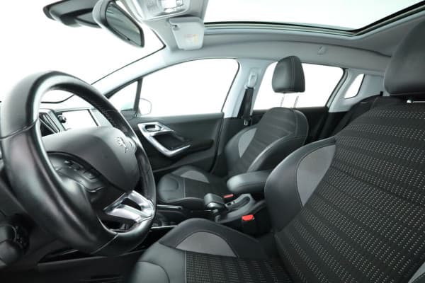 Peugeot 2008 1.2 PureTech Allure EAT6