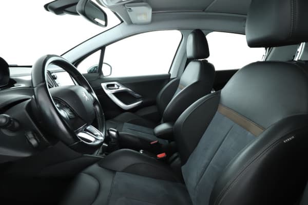 Peugeot 208 1.2 PureTech Feline