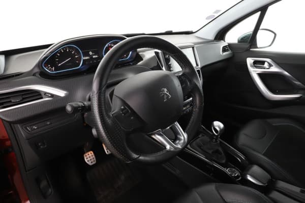 Peugeot 2008 1.2 PureTech Crossway