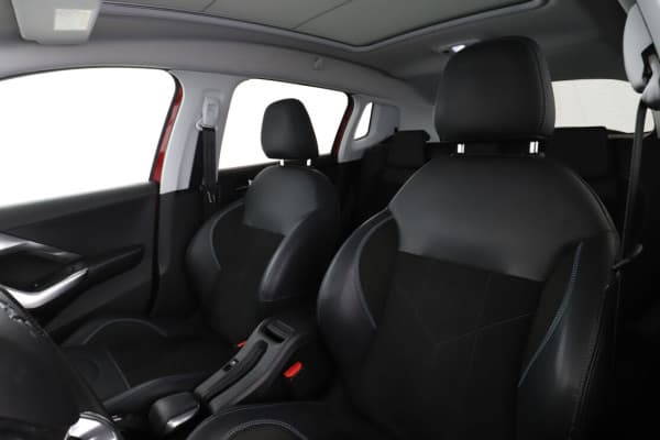 Peugeot 2008 1.2 PureTech Crossway