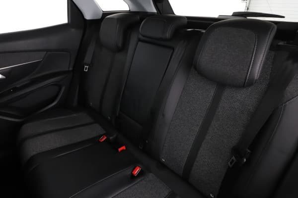 Peugeot 3008 1.6 Blue-HDi Allure EAT6