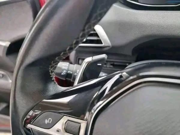 PEUGEOT 3008 1.5 BlueHDi Active EAT