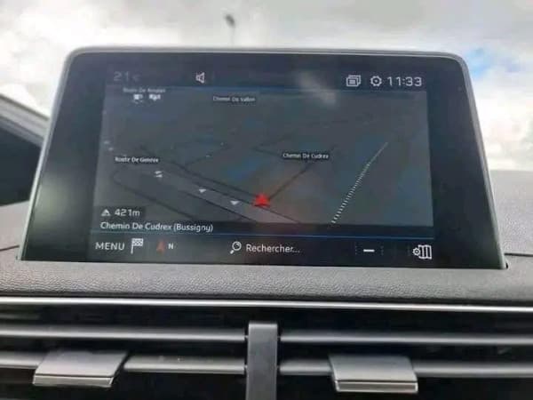 PEUGEOT 3008 1.5 BlueHDi Active EAT