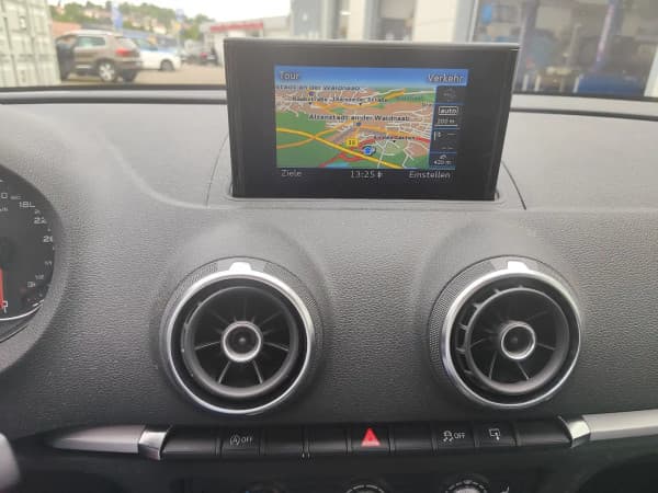 Audi A3 1.8 TFSI attraction quattro Navi SHZ