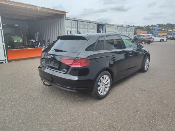 Audi A3 1.8 TFSI attraction quattro Navi SHZ