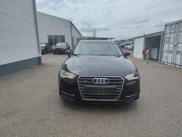 Audi A3 1.8 TFSI attraction quattro Navi SHZ