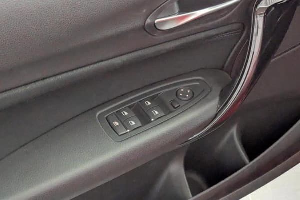 BMW Série 1 118i auto/Sport-Line