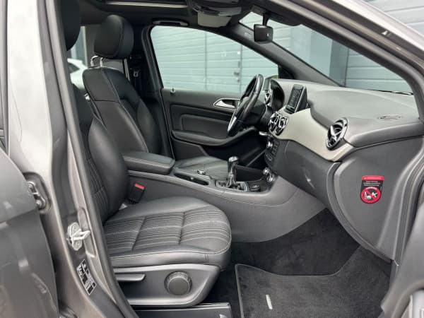 Mercedes-Benz B 180 Xenon Navi PanoD. Teilleder SHZ