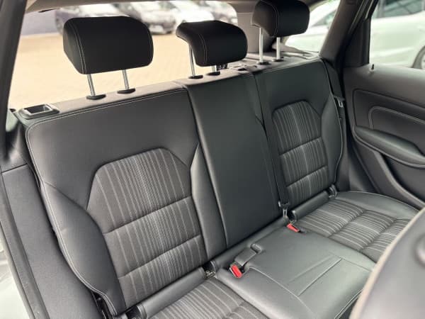 Mercedes-Benz B 180 Xenon Navi PanoD. Teilleder SHZ