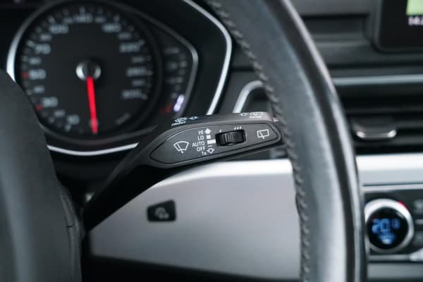 Audi A4 AVANT DESIGN 2.0TDI AUTOMATIK NAVI