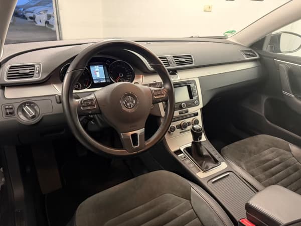 Volkswagen Passat HIGHLINE|KAMERA|PDC|NAVI|TEMP|M