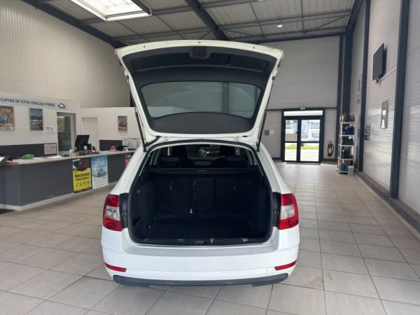 SKODA OCTAVIA III BREAK 1.6 TDI 115 DSG7 BUSINESS GARANTIE 6 MOIS