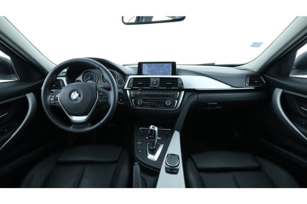 BMW Série 3 320iA Luxury
