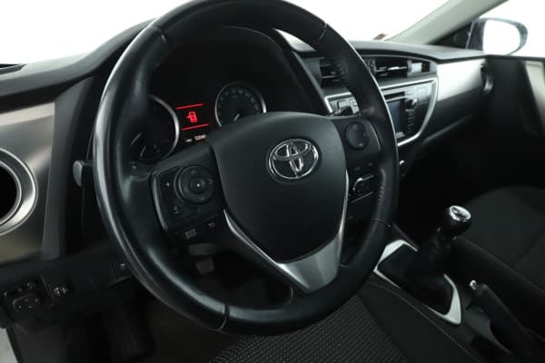 Toyota Auris 2.0 D-4D Dynamic